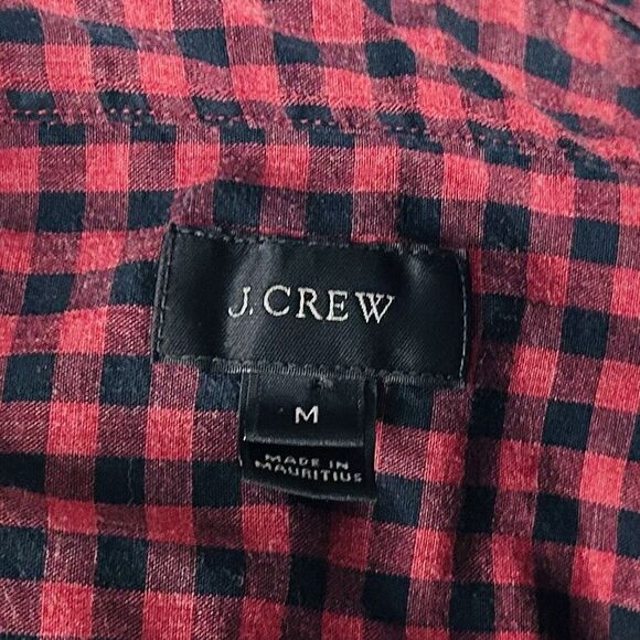 J Crew Medium Button Down Shirt Red Black Plaid 100% Cotton Casual Regular Fit - Picture 3 of 5
